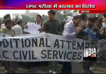 upsc aspirants arrested roughed up by delhi police near parliament