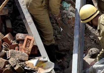 under construction building collapsed in west delhi four killed