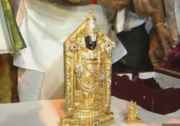 unknown devotee donates rs 1.25 cr worth three gold idols to lord balaji in tirupathi temple