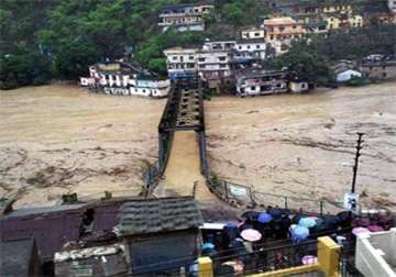 uttarakhand 45 choppers over 10 000 troops deployed yet thousands go without food water bodies rot in the open
