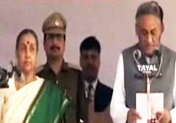 vijay bahuguna sworn in as uttarakhand cm amid revolt in congress