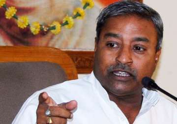 vinay katiyar lashes out at congress over kushwaha issue