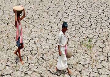 water scarcity raises political temperature in gujarat