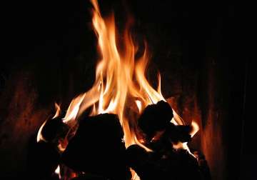 wife sets herself ablaze after hubby refuses to have food