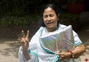 will remain with upa unless humiliated says mamata