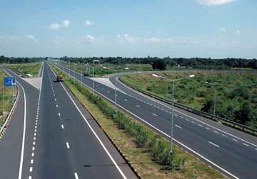 world bank report says contractors give bribes gold coins to nhai babus for highway projects