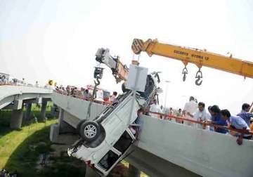 yamuna expressway claims another 4 lives