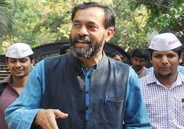yogendra yadav hints at kejriwal s resignation after assembly session