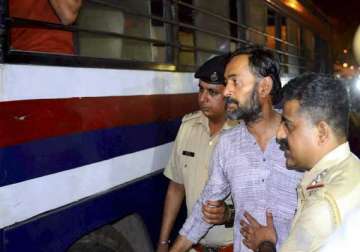 yogendra yadav released after furnishing bail bond