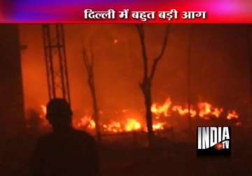 14 dead 50 suffer burns in delhi inferno