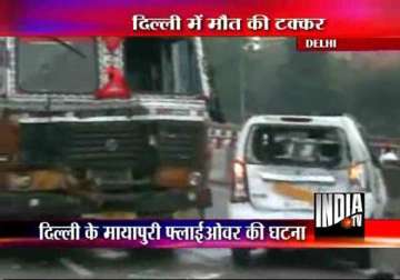 4 killed 8 injured in a chain of collisions in delhi