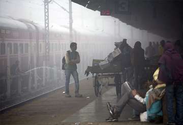 dense fog leads to large scale disruption of trains