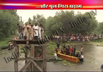30 injured as wooden bridge collapses on dal lake