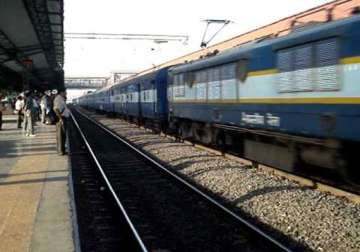8 special trains to clear diwali rush