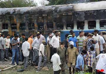 14 victims of tn express blaze identified death toll at 28