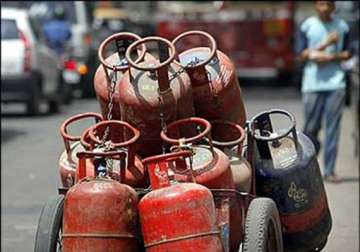 aadhar cards detect 45 000 lpg consumers having two connections