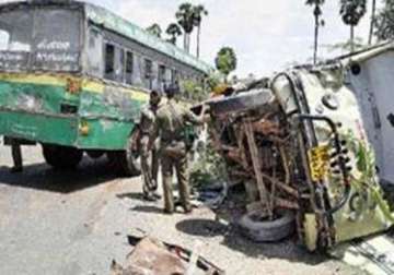 15 dead in karnataka van bus collision