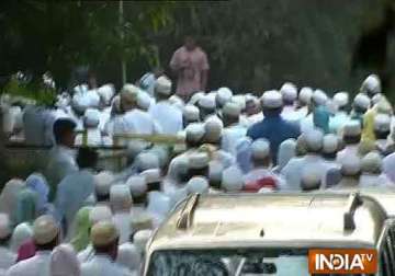 18 die of suffocation during syedna s last rites police denies it was stampede