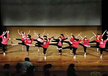 982 girls stage musical concert in bangalore