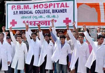 9000 govt doctors boycott work