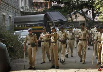 577 held in mumbai during week long drive against drug peddlers