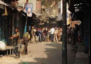 meerut tense as communal clashes leave 50 injured