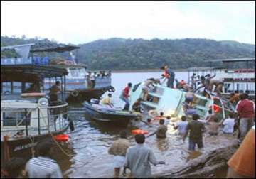 9 missing in boat mishap in river ganga