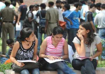 90 percent quota for locals in 12 du colleges