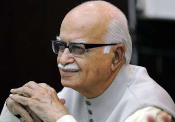 advani seeks simultaneous polls for ls state assemblies