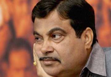 ahmedabad gadkari fails to reach in time rally cancelled