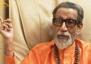 ailing thackeray misses dussehra rally lashes out at sonia gandhi