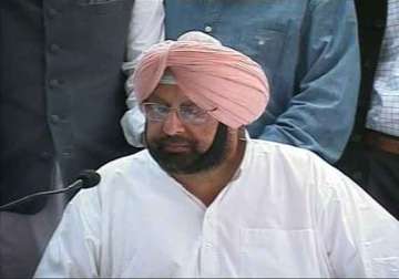 amarinder singh flays centre over its handling of iraq issue