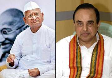 anna must cut ties with naxals in his team subramanian swamy