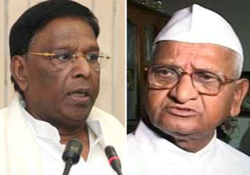 anna surrounded by anti national elements thunders narayanasamy