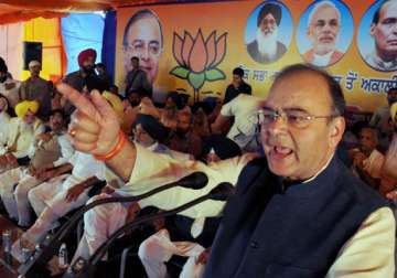 avoid controversies arun jaitley to bjp workers