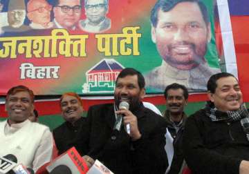 bjp agrees to leave 7 ls seats in bihar for paswan