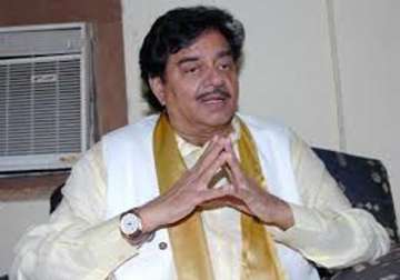 bjp high command asks shatrughan to restrain himself while making comments