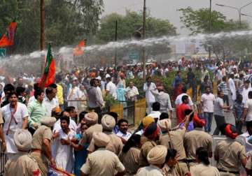 bjp protests outside cbi office in chandigarh