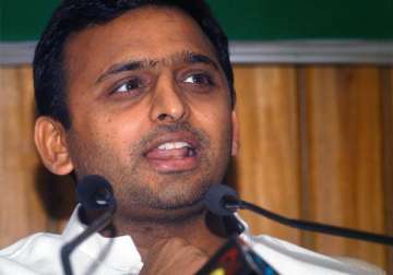 bjp slams akhilesh over flood relief