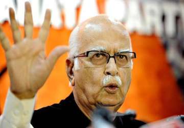 pm sonia morally responsible for cvc fiasco says advani