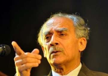 bjp seeks to embarass arun shourie on his fdi remarks