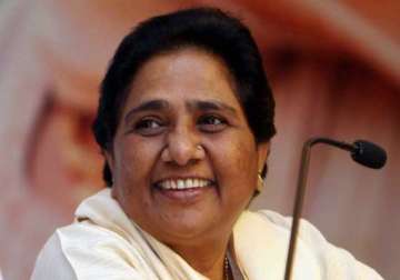 bsp will strive to emerge as balance of power at centre mayawati