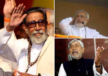 bal thackeray lauds narendra modi for barring bihari leaders