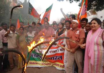 several opposition leaders detained during bharat bandh