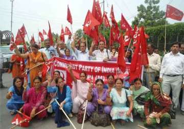 cpi m holds protest against nda govt s policies