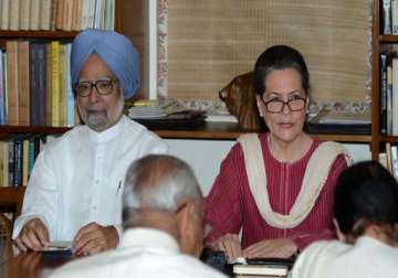 cwc meeting sonia rahul gandhi offer to resign but party says no way