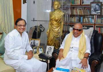 chidambaram meets karunanidhi over chogm issue