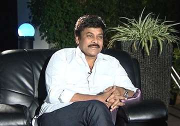 chiranjeevi served notice by ec for making objectionable remarks