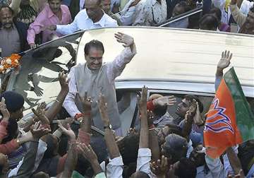 chouhan to campaign for uma in up polls