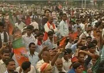 commotion at modi rally in bihar police lathicharge crowd
